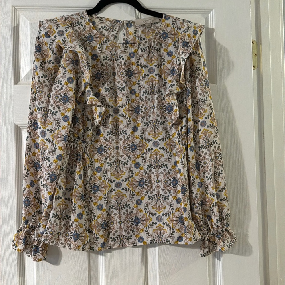 Size extra small ruffle detail loft, dressy blouse